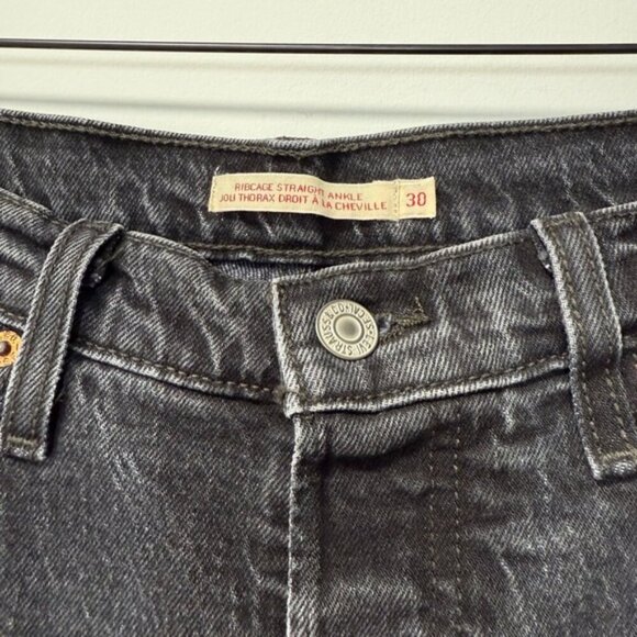 Levi's® Premium Black RIBCAGE STRAIGHT ANKLE WOMEN'S JEANS size 30 - Picture 8 of 13